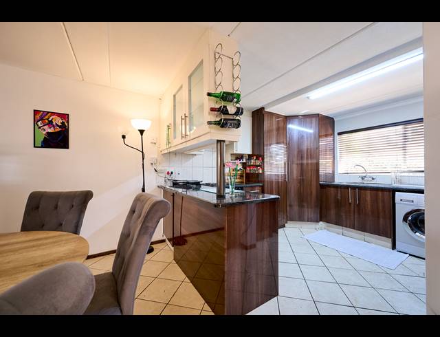 4 BEDROOM HOUSE FOR SALE IN BARBEQUE DOWNS